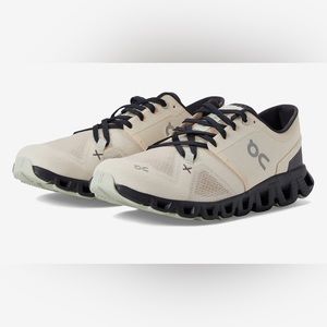 On Cloud x 3 Running Shoe